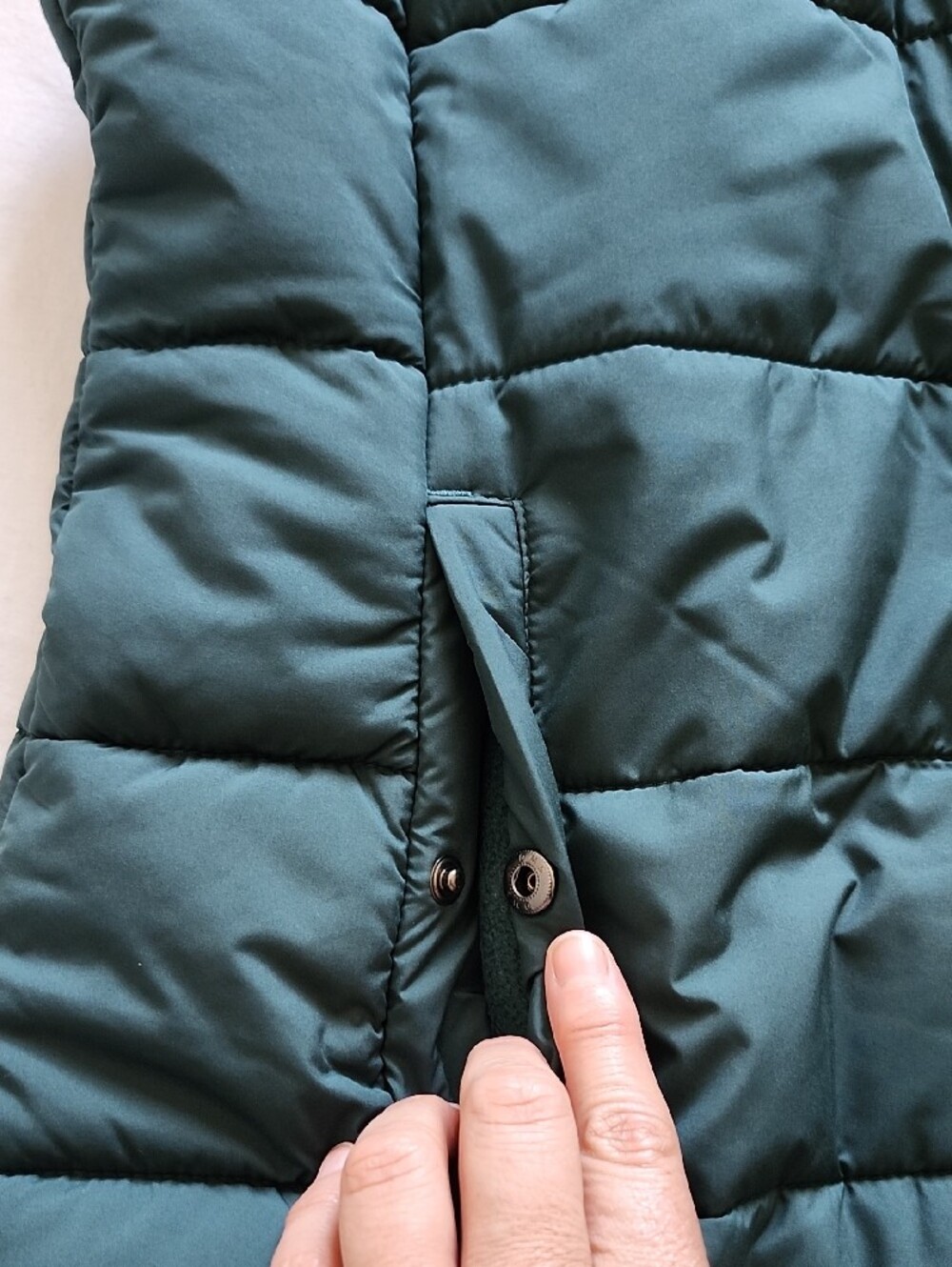 NWT Amazon Essentials Fleece Lined Puffer Vest Teal Green S - Picture 3 of 11
